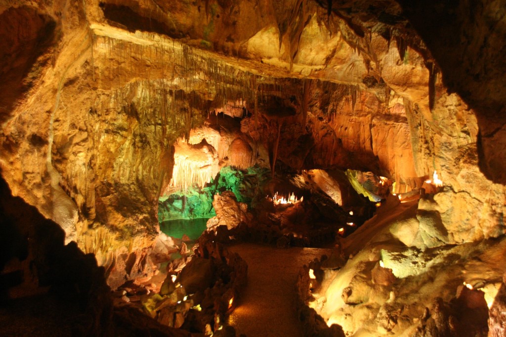 Largest caves in Serra d'Aire